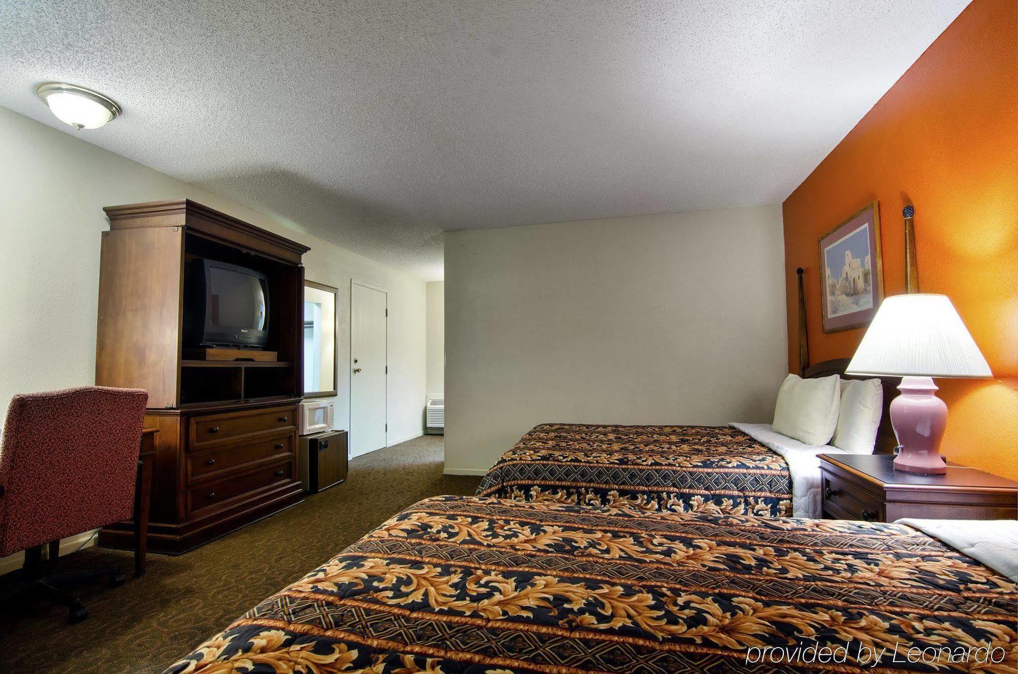 America'S Best Inn And Suites Emporia Exterior foto
