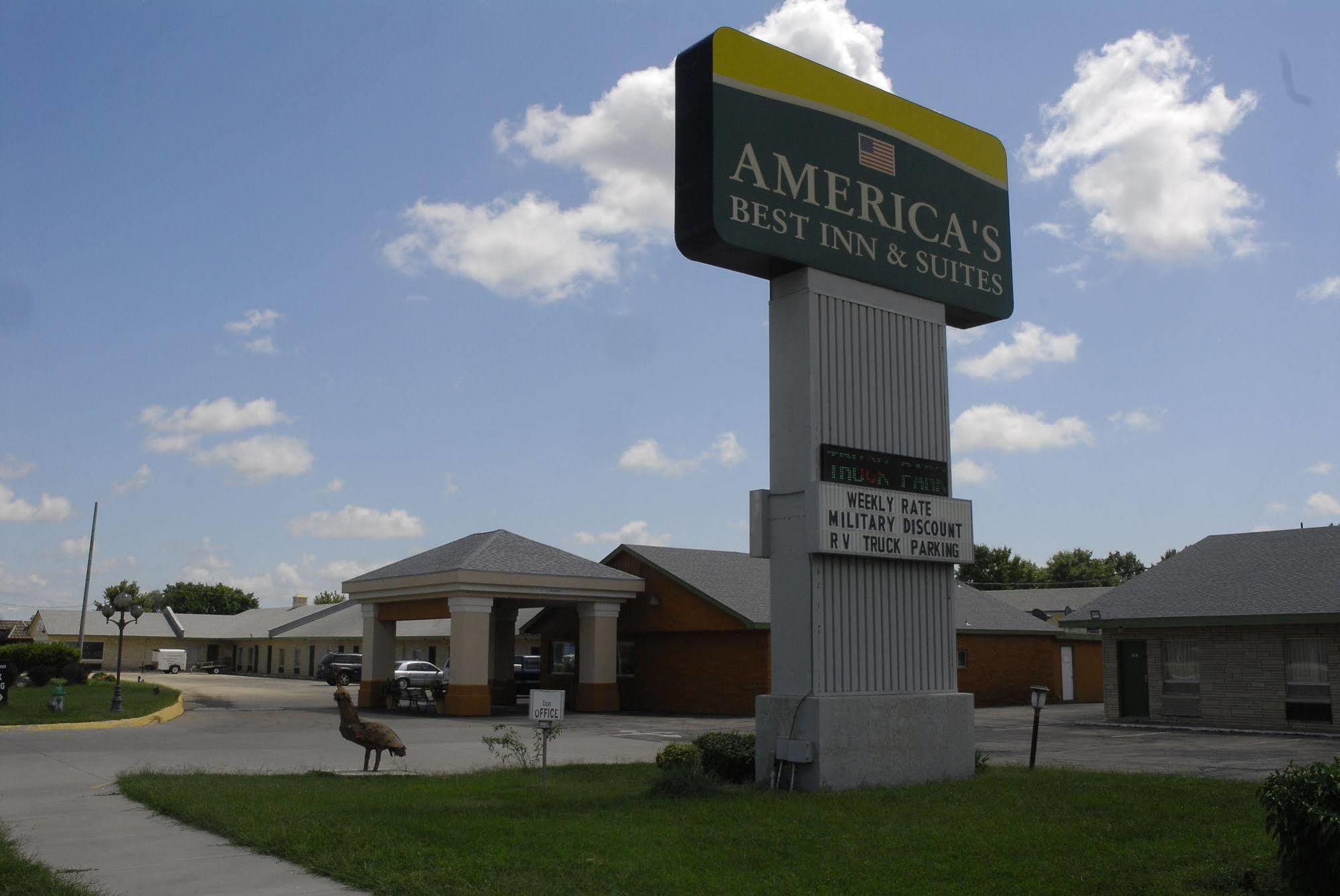 America'S Best Inn And Suites Emporia Exterior foto