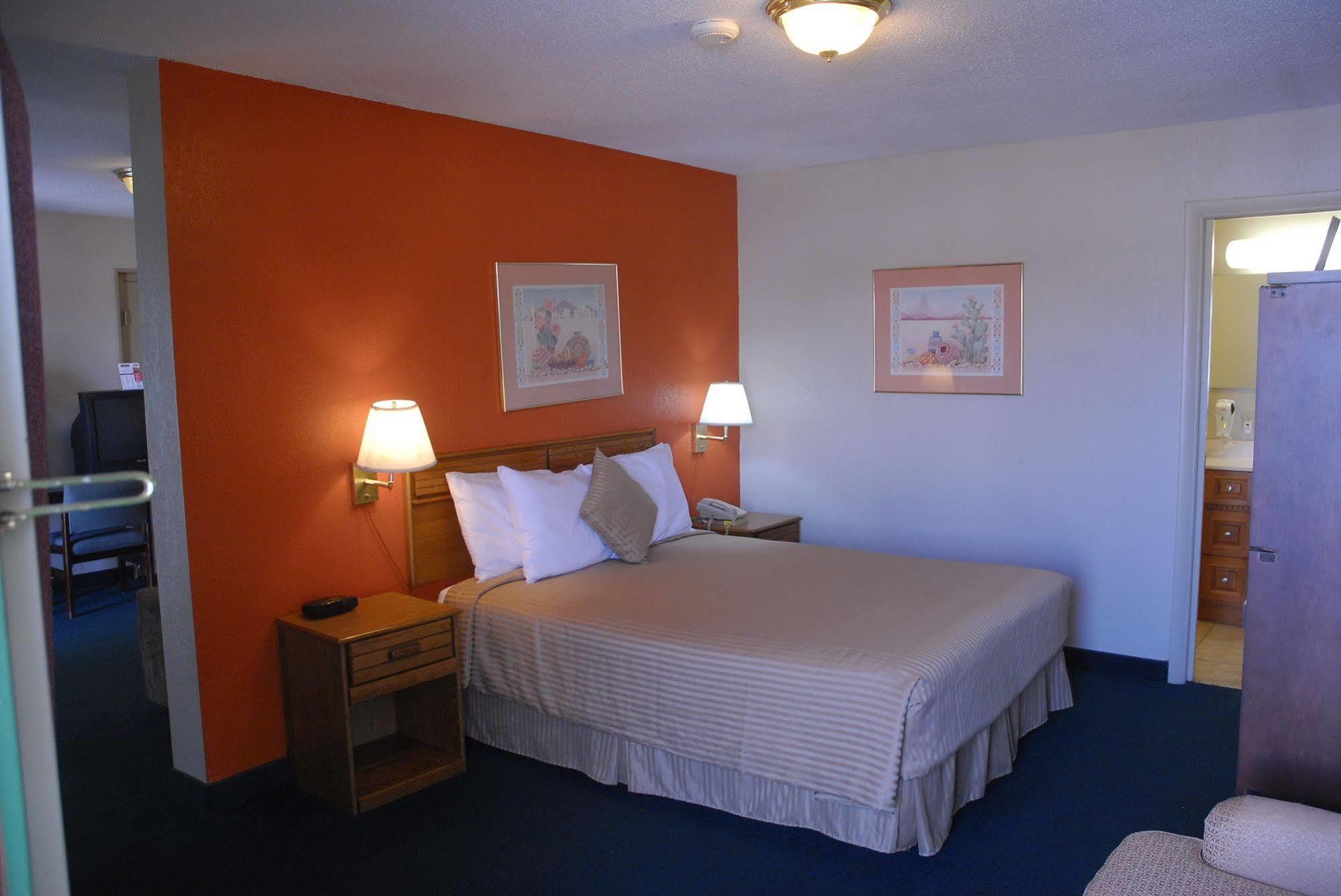 America'S Best Inn And Suites Emporia Exterior foto